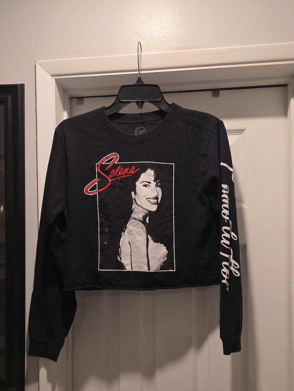 Selena Graphic Black Long Sleeve Crop Tee